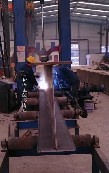 甘肃临夏县钢结构厂H型钢组立机